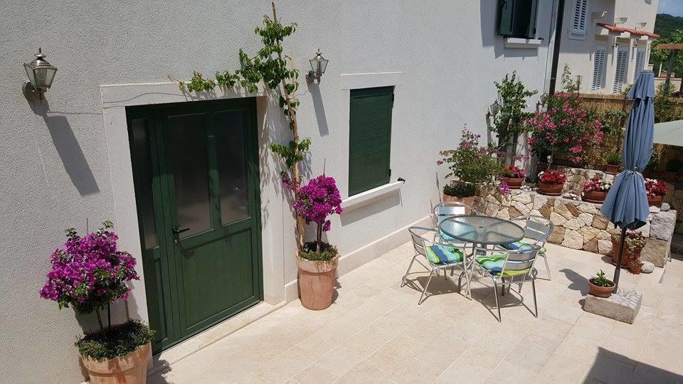 Apartments Villa Ina Brseč Szoba fotó